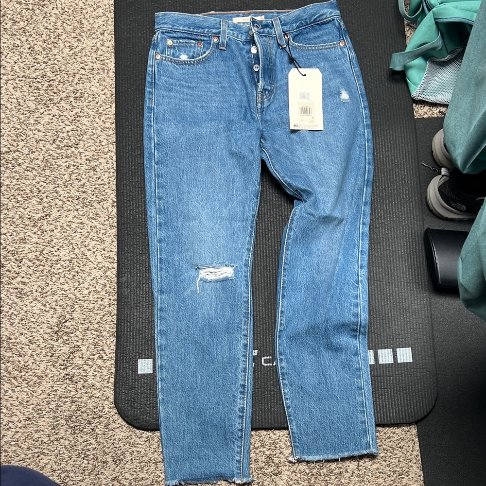Levi's Women's Straight Leg Jeans in Distressed Blue